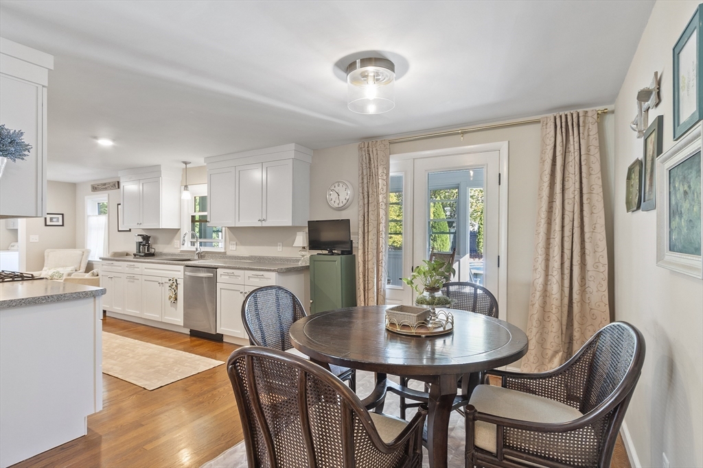 16 Jonathan Dr