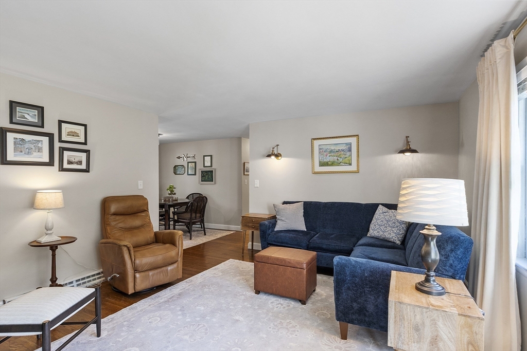 16 Jonathan Dr