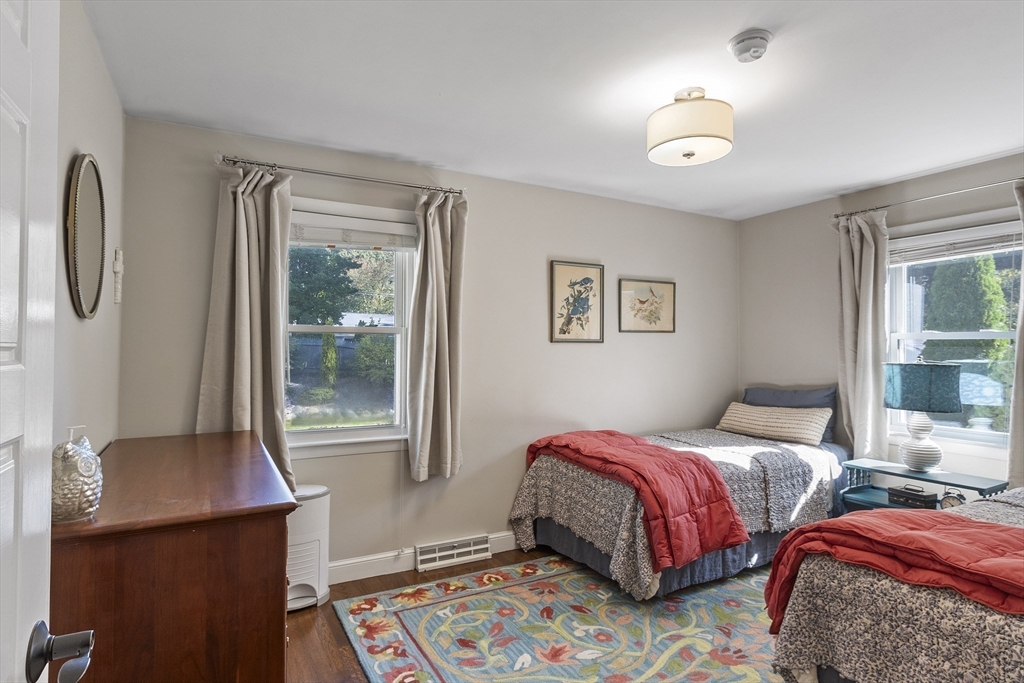 16 Jonathan Dr