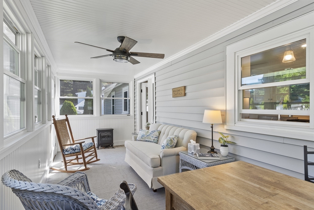 16 Jonathan Dr