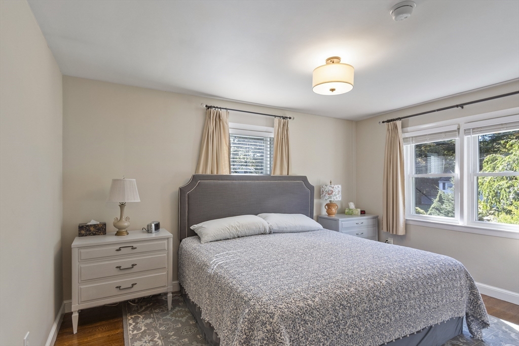 16 Jonathan Dr