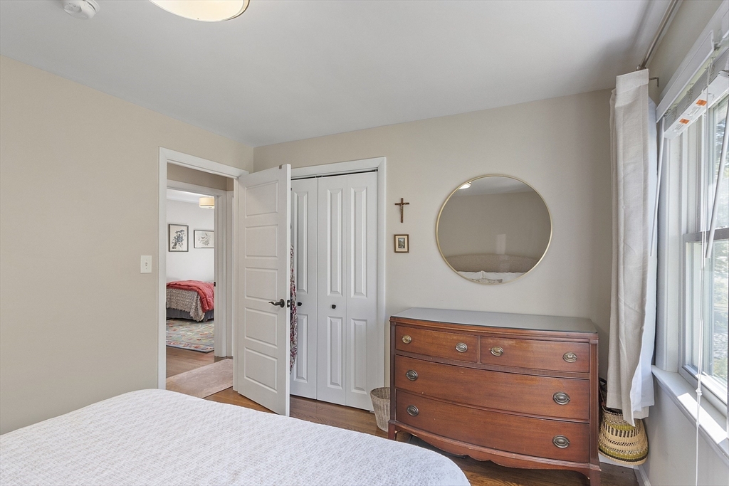 16 Jonathan Dr