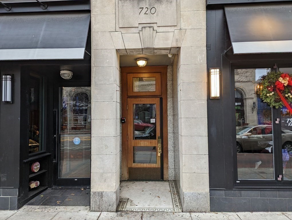 720 Massachusetts Ave # 10