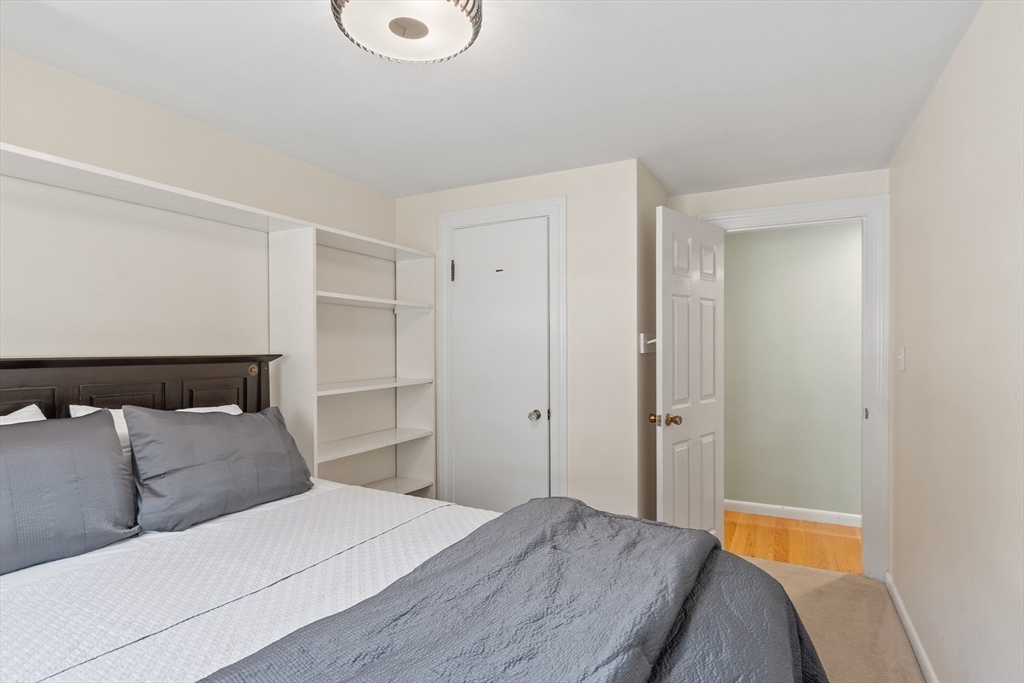 31 Mohawk Dr