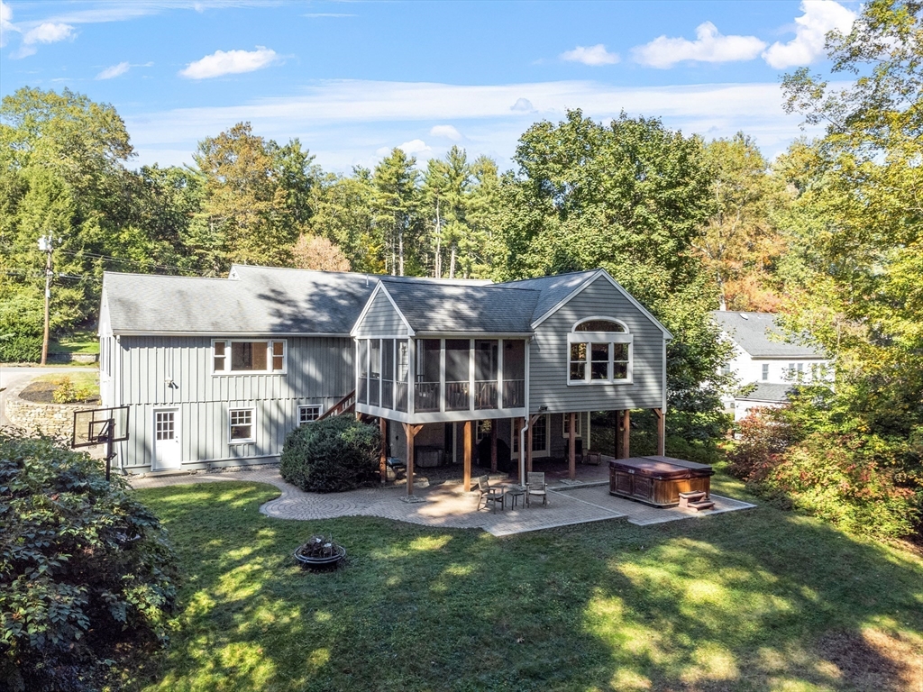 31 Mohawk Dr