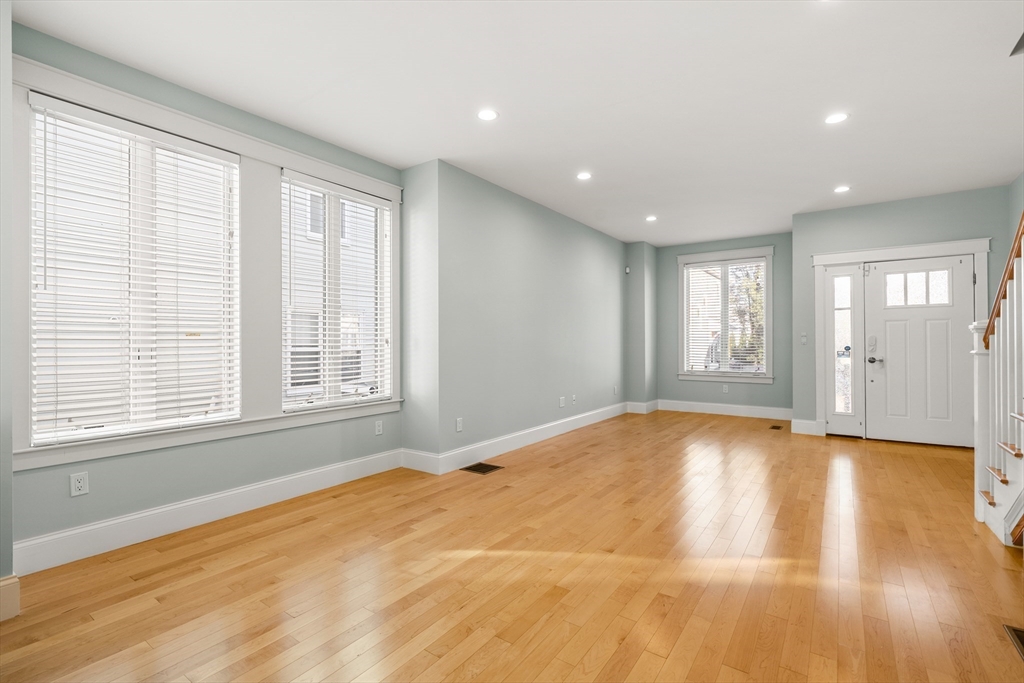 35 Bacon St # 35