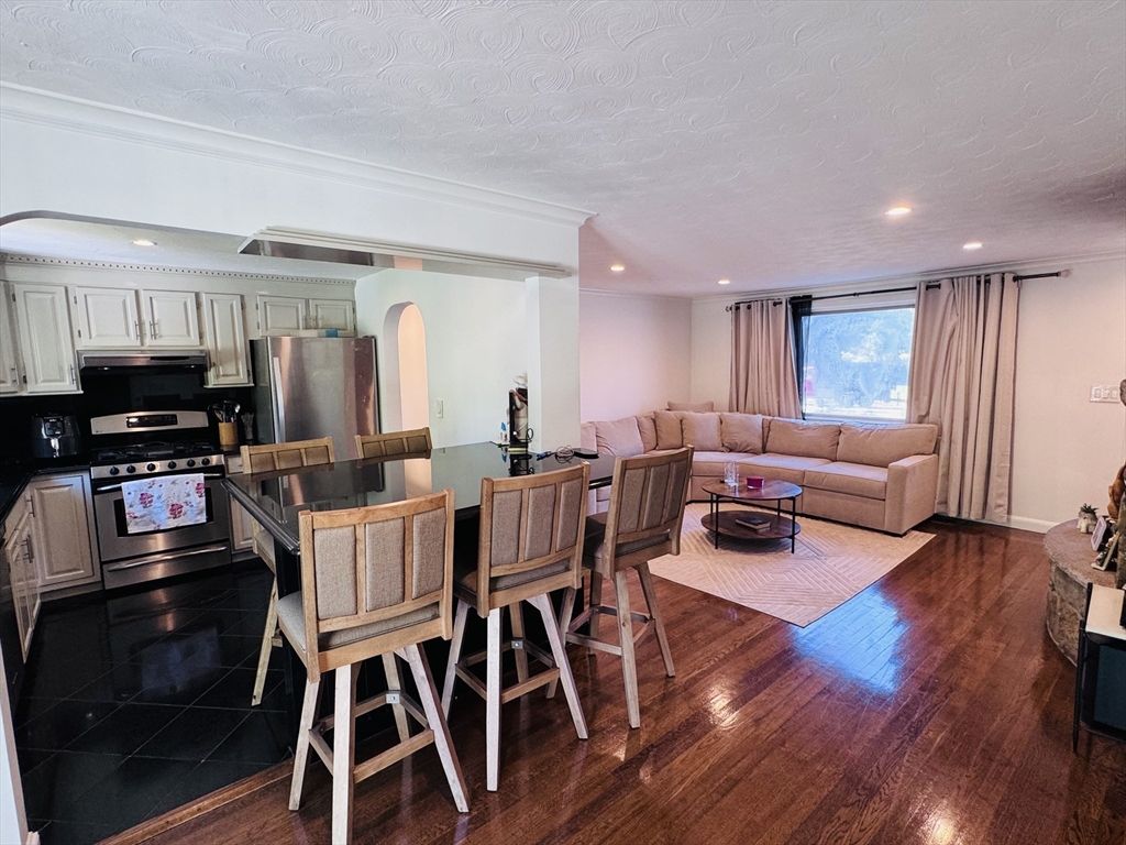 8 Cedar St