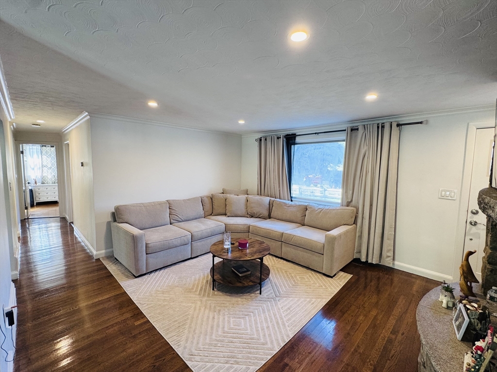 8 Cedar St