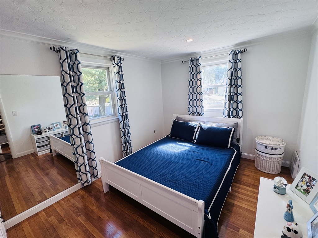 8 Cedar St