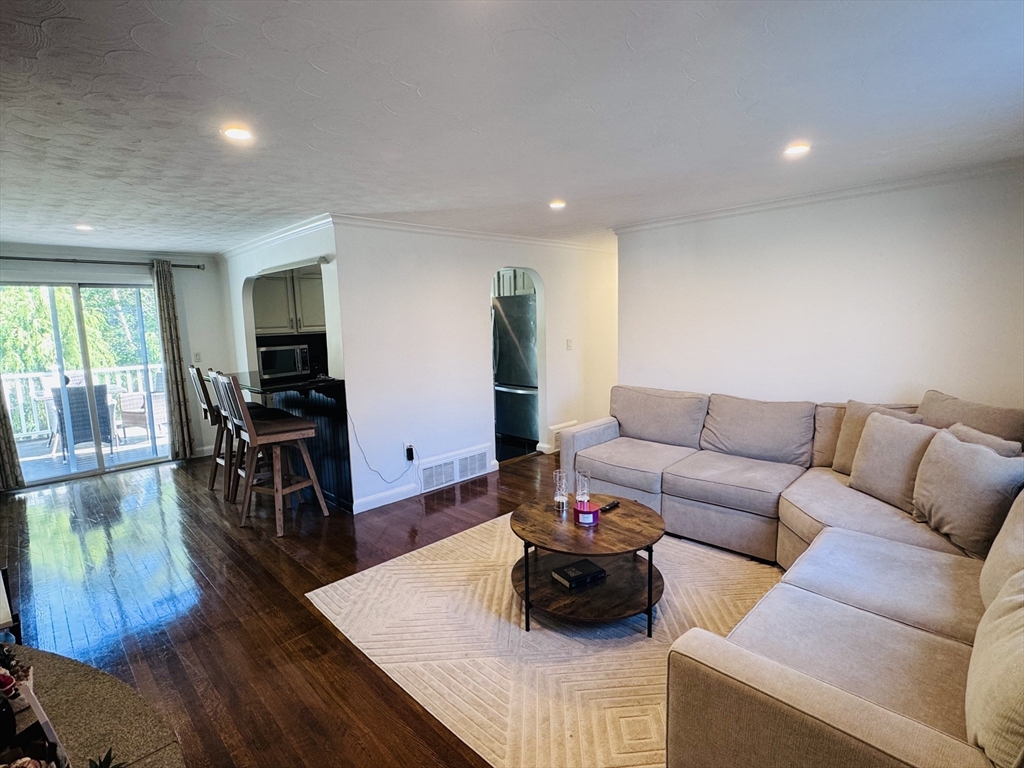 8 Cedar St
