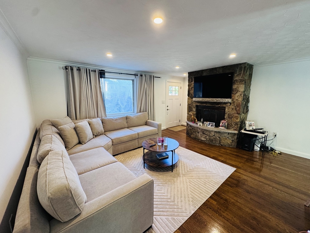 8 Cedar St
