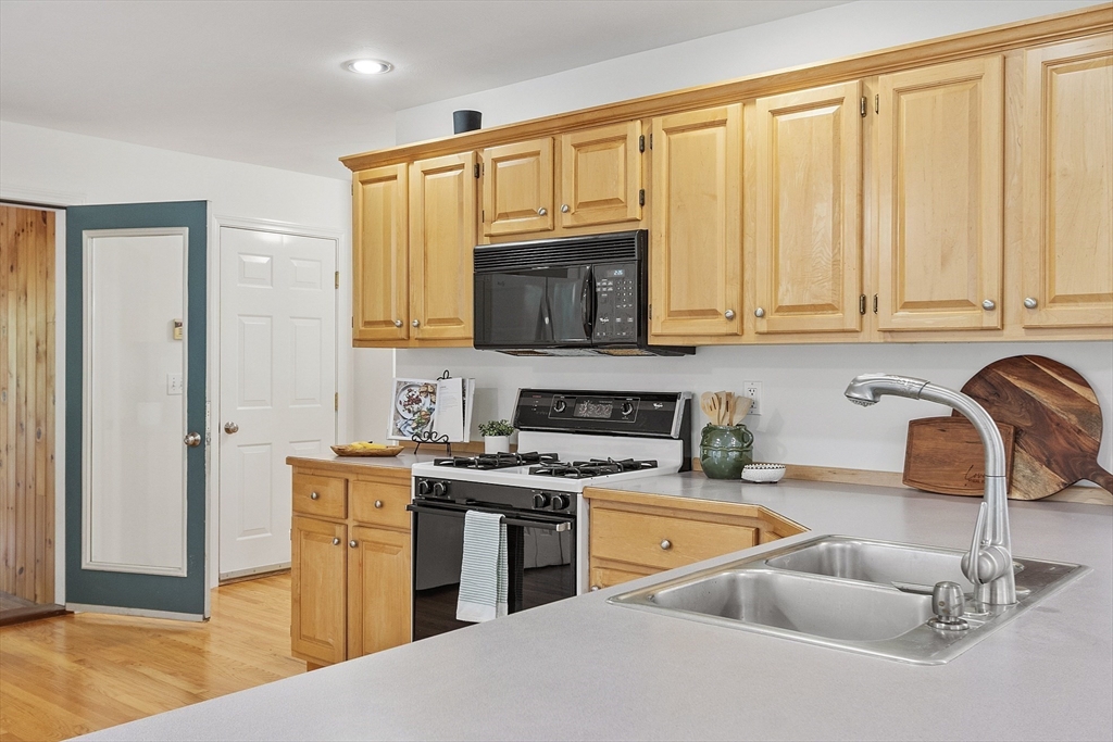26 Overlook Dr, Acton