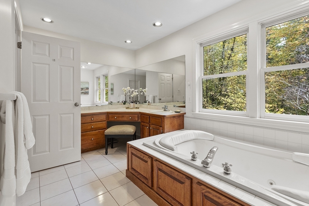 26 Overlook Dr, Acton