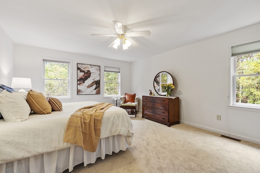 26 Overlook Dr, Acton