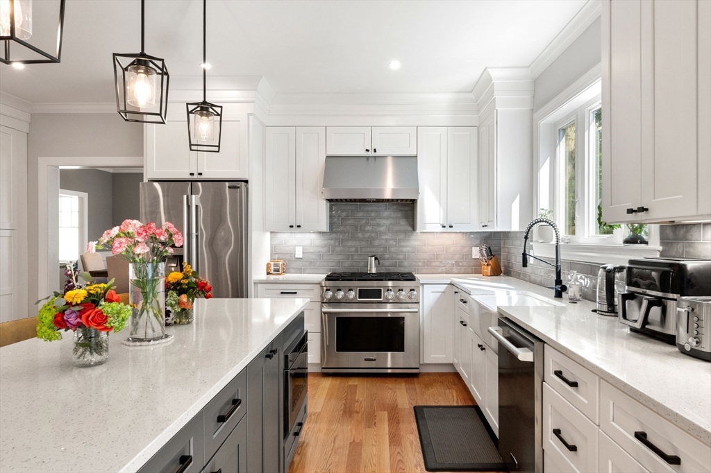 41 Peach Orchard Rd, Burlington