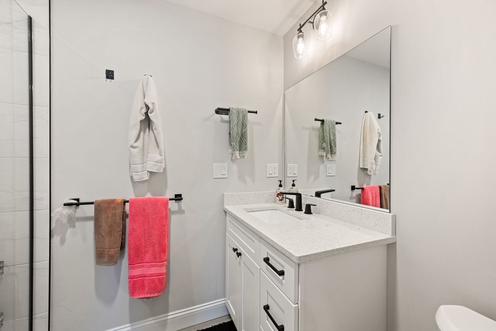 41 Peach Orchard Rd, Burlington