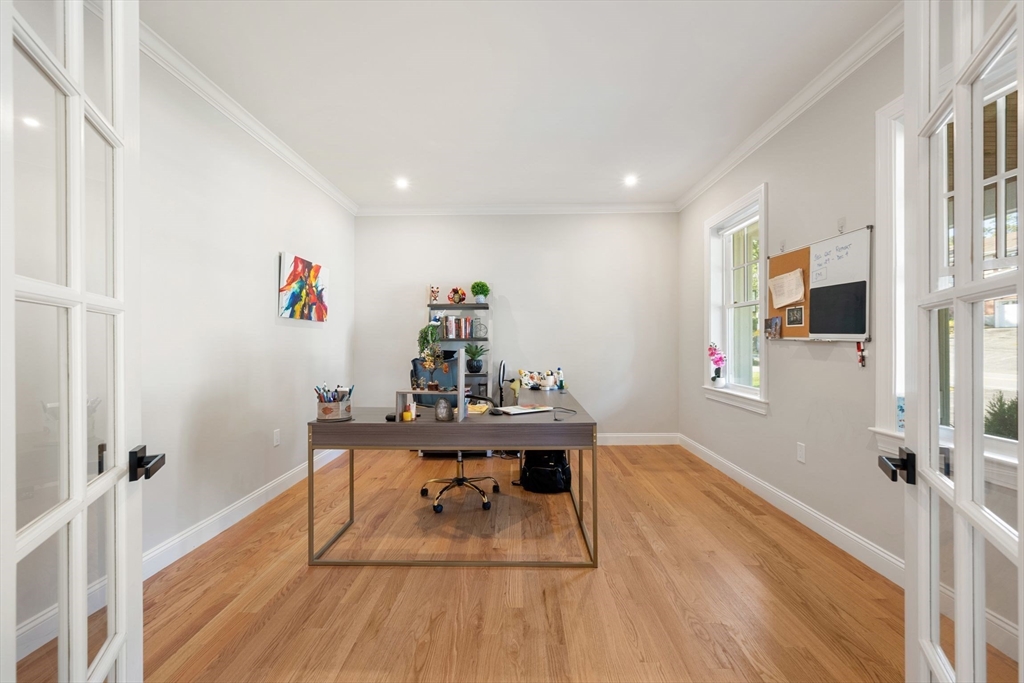 41 Peach Orchard Rd, Burlington