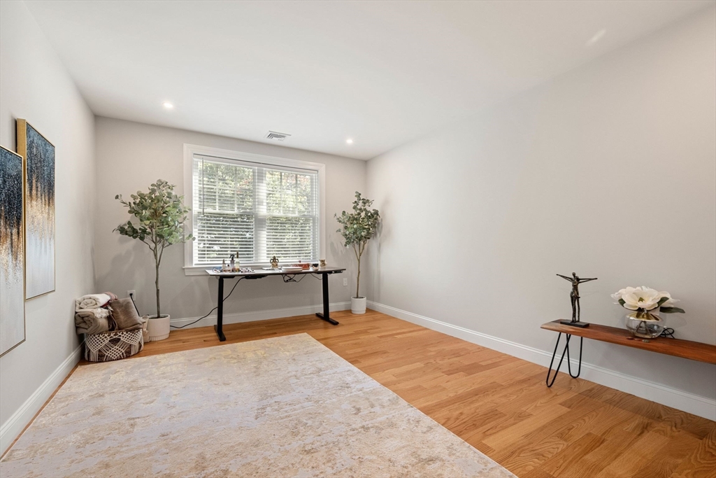 41 Peach Orchard Rd, Burlington