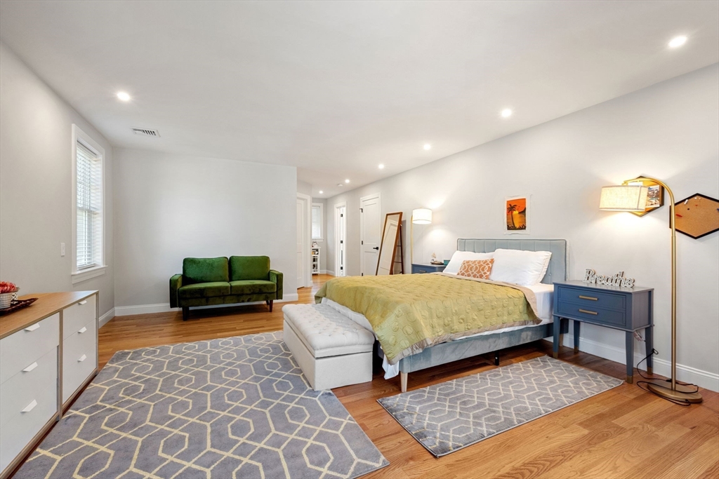 41 Peach Orchard Rd, Burlington