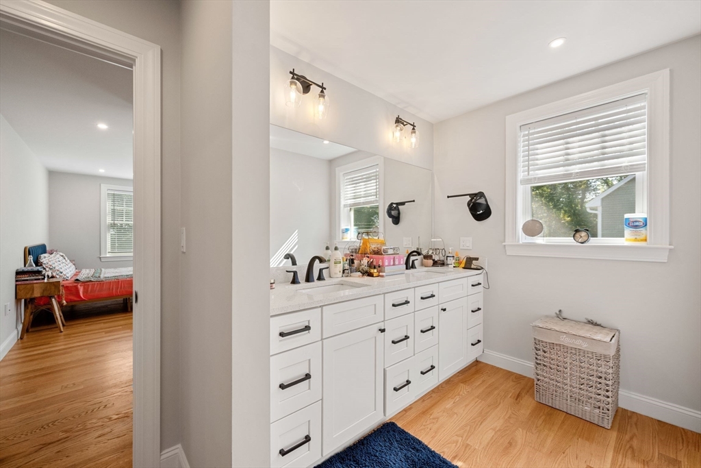 41 Peach Orchard Rd, Burlington