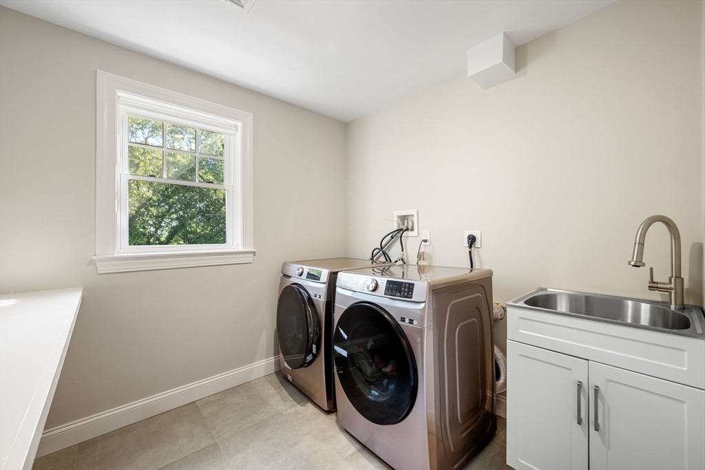 41 Peach Orchard Rd, Burlington