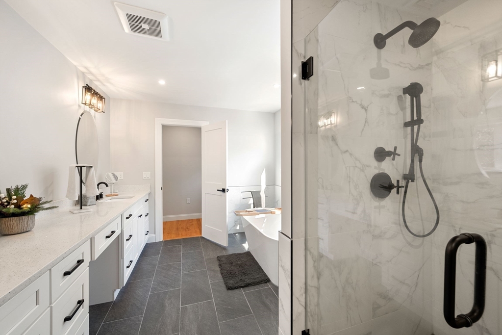 41 Peach Orchard Rd, Burlington