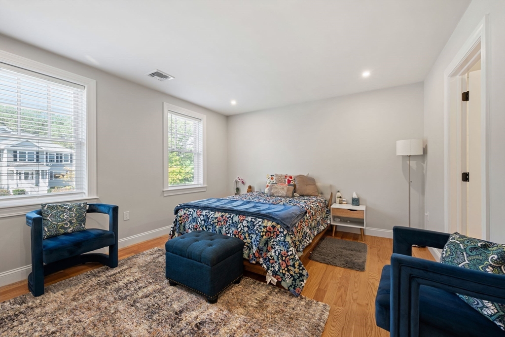 41 Peach Orchard Rd, Burlington