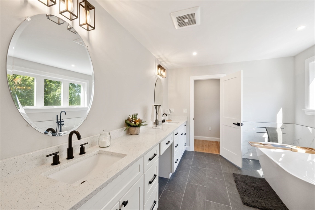 41 Peach Orchard Rd, Burlington