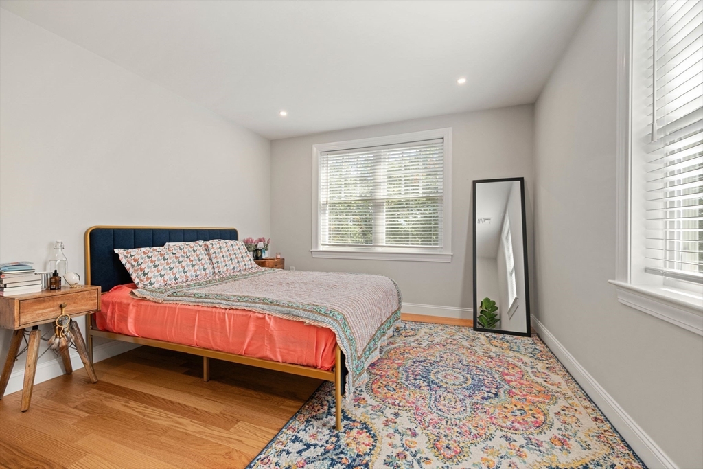 41 Peach Orchard Rd, Burlington