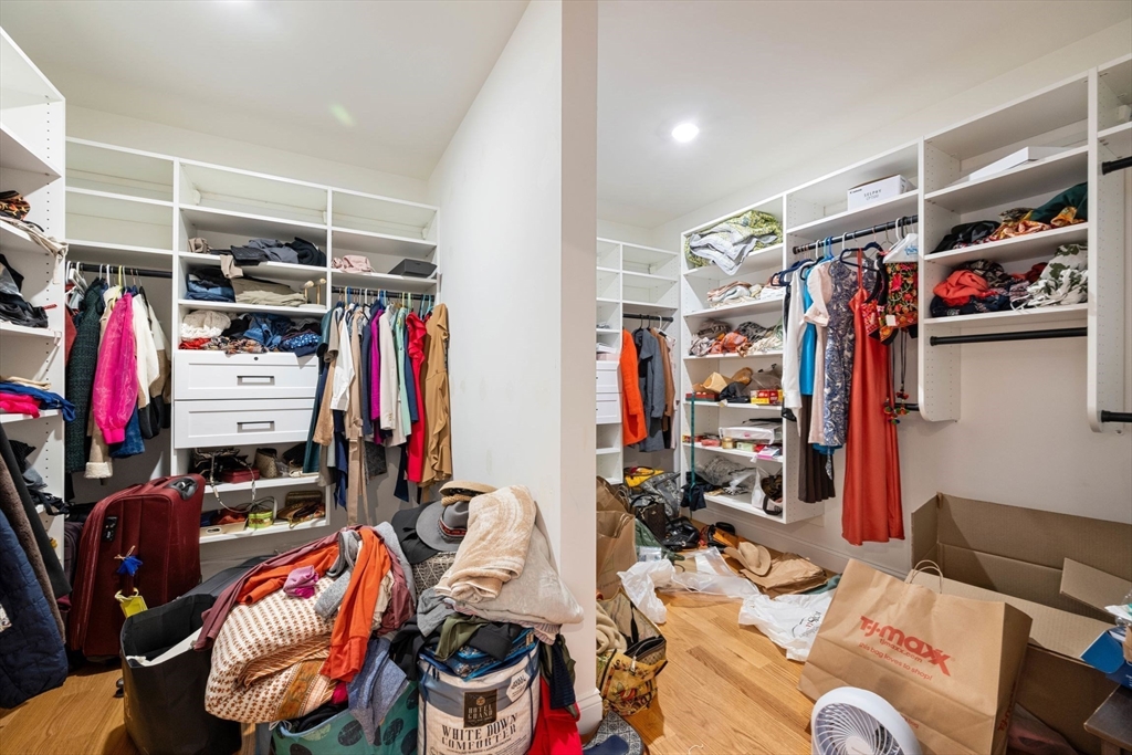 41 Peach Orchard Rd, Burlington