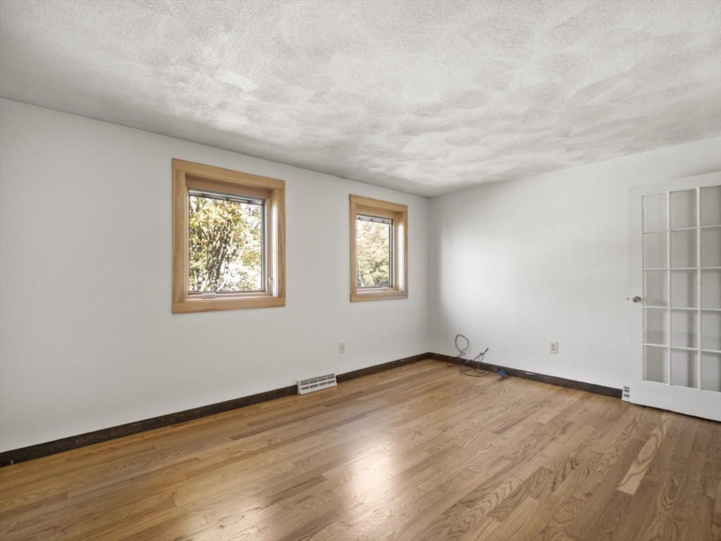 8 Boyds Ln