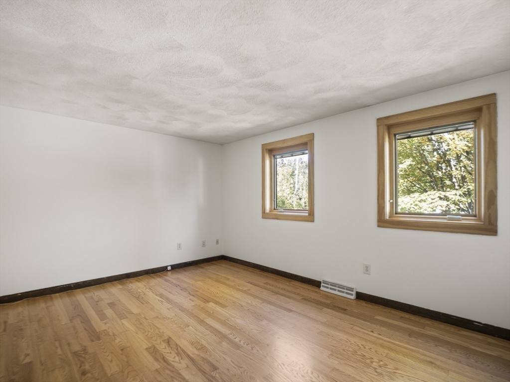 8 Boyds Ln