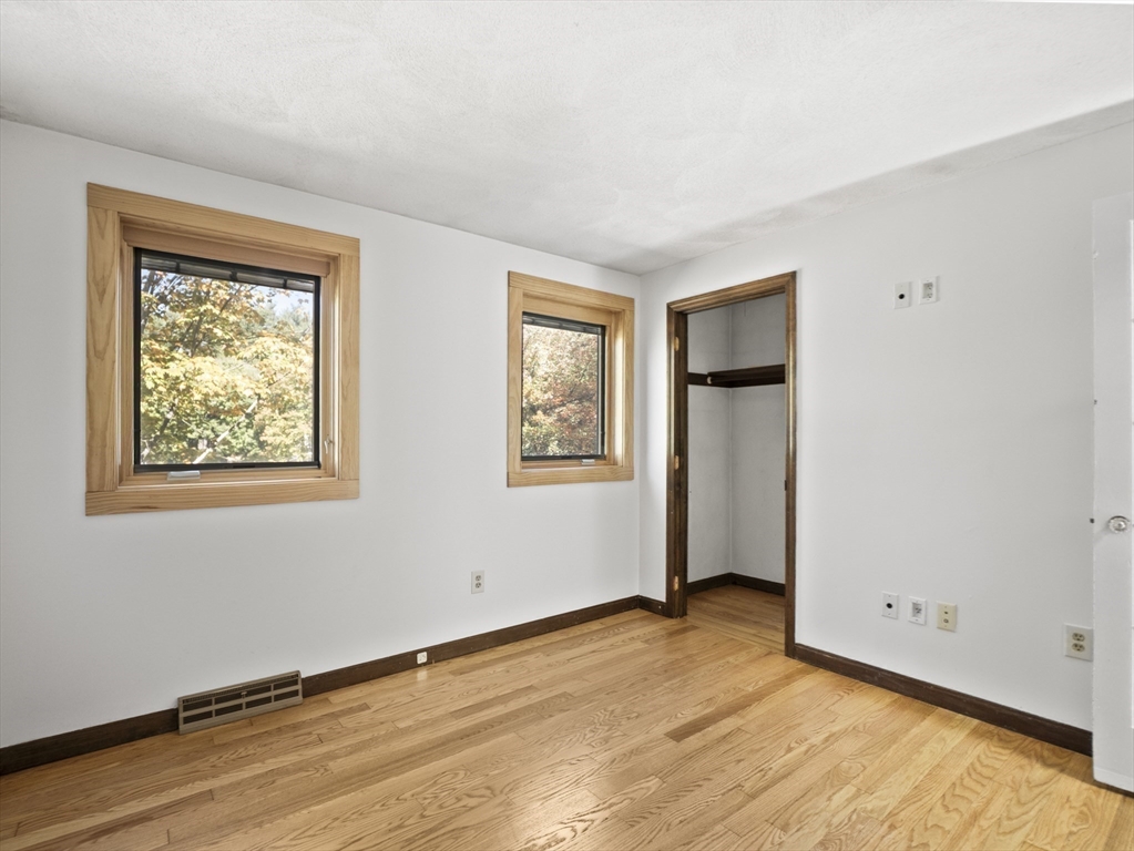 8 Boyds Ln