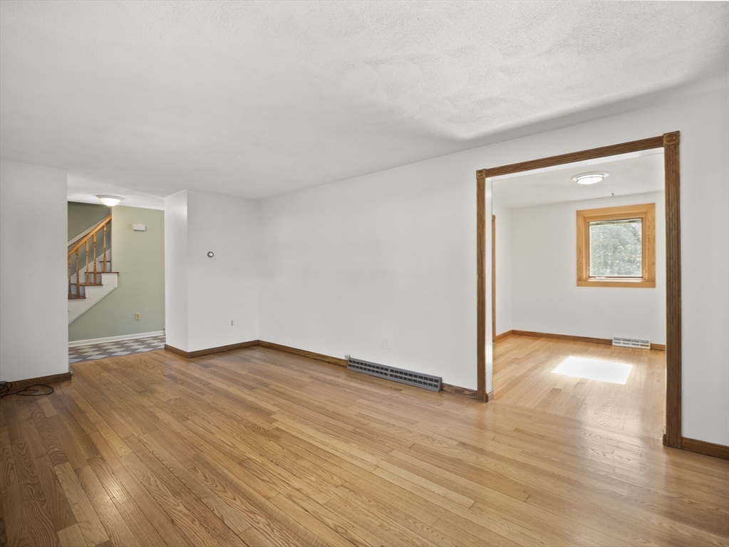 8 Boyds Ln
