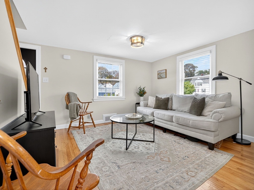 303 Pleasant St