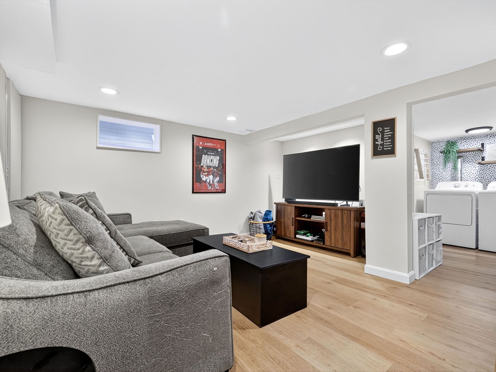 303 Pleasant St