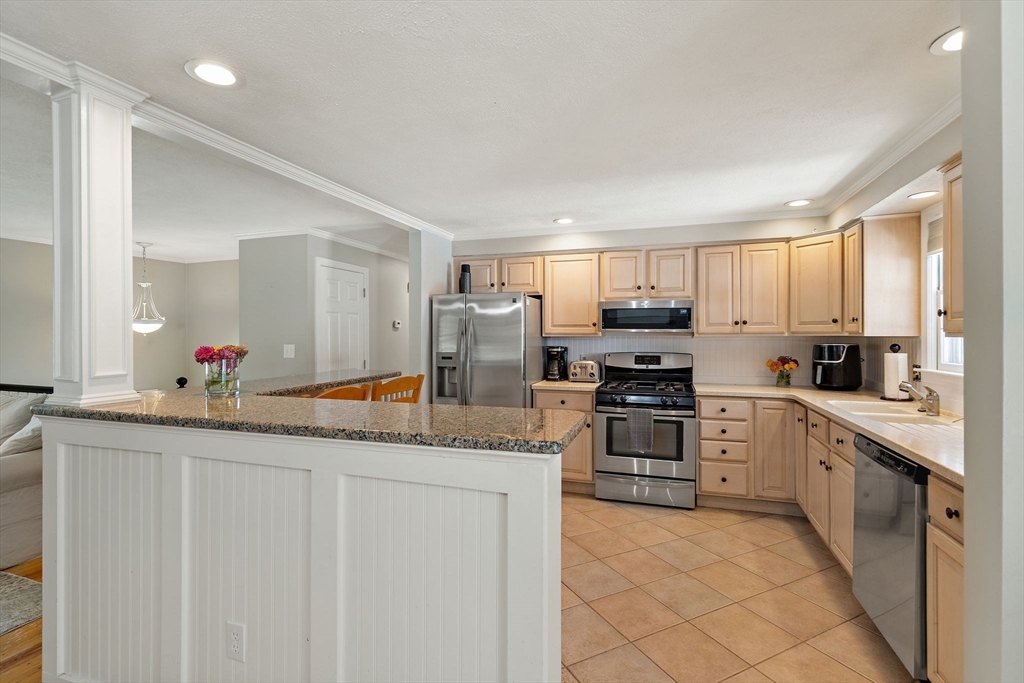 12 Patti Ln, Maynard