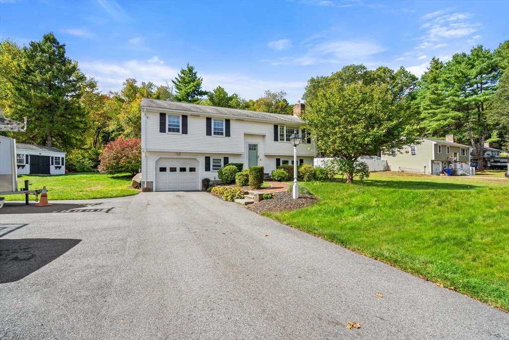 12 Patti Ln, Maynard