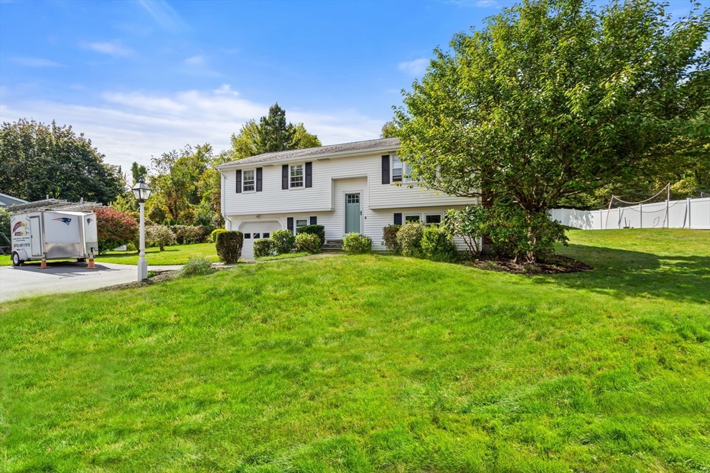 12 Patti Ln, Maynard