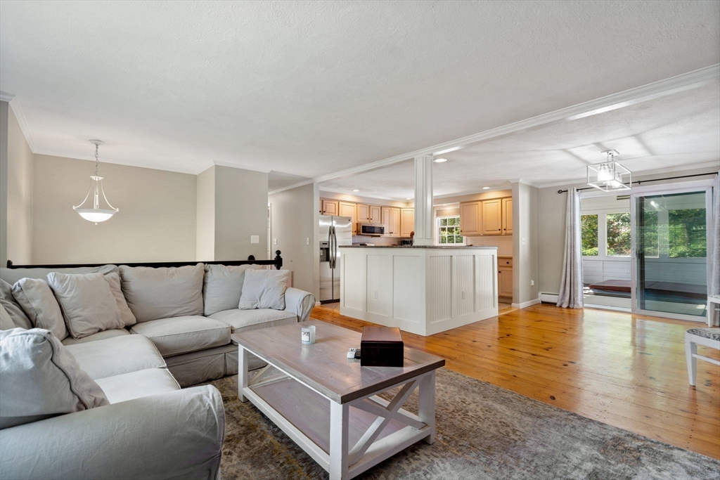 12 Patti Ln, Maynard