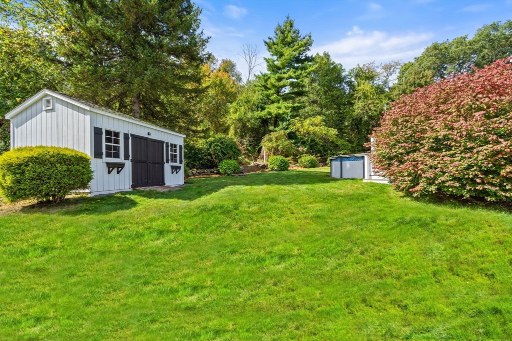 12 Patti Ln, Maynard