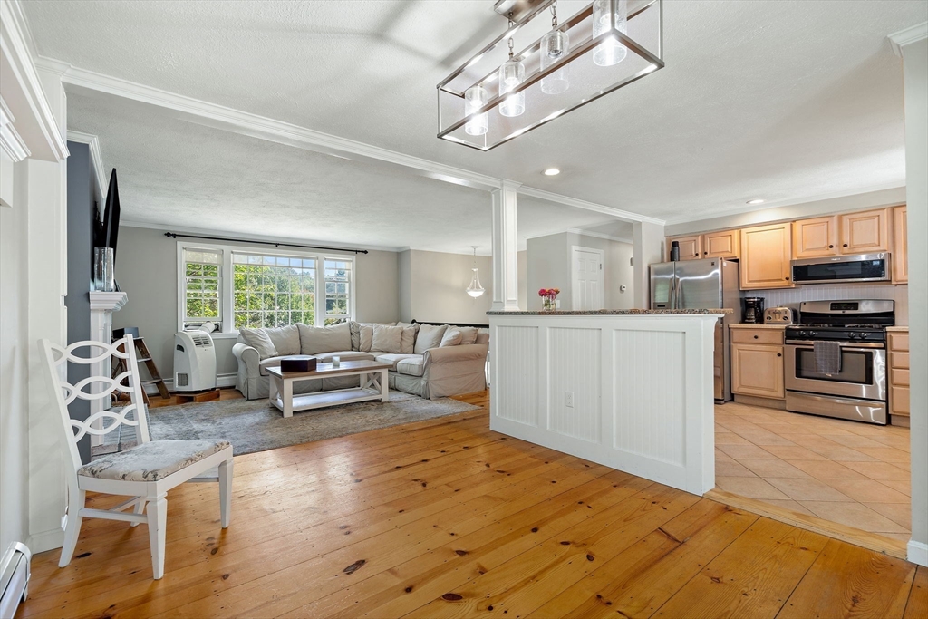 12 Patti Ln, Maynard