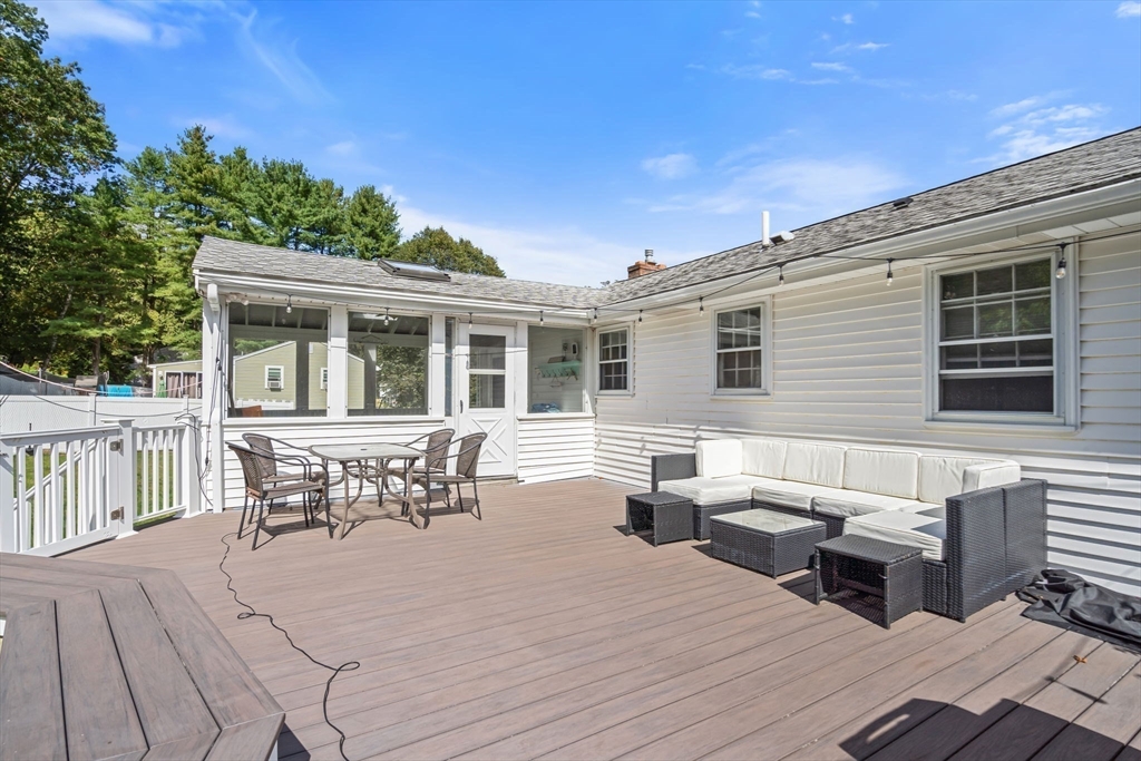 12 Patti Ln, Maynard