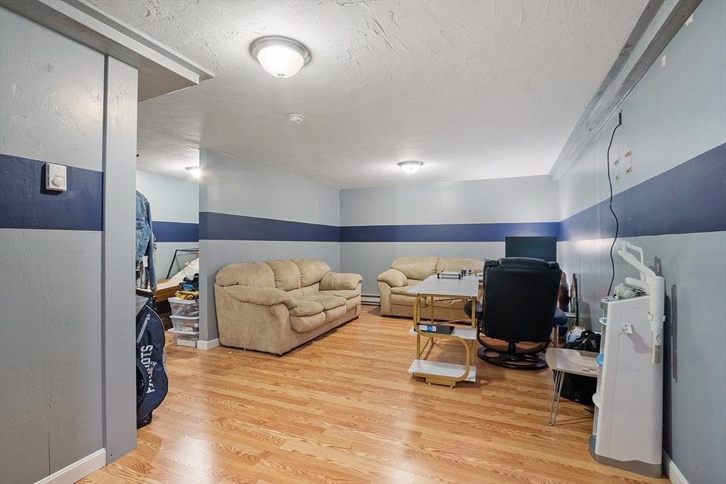 819 West St