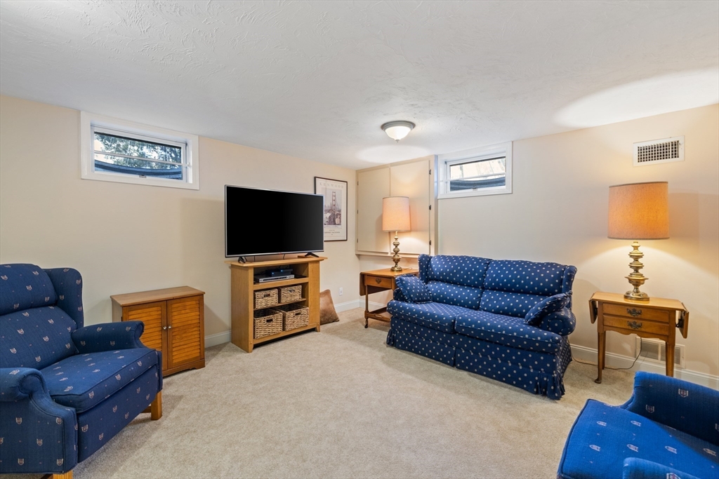 2 Marlboro Road, Lexington