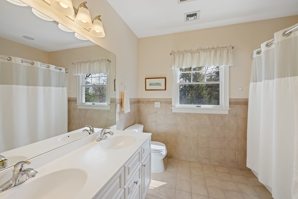 2 Marlboro Road, Lexington