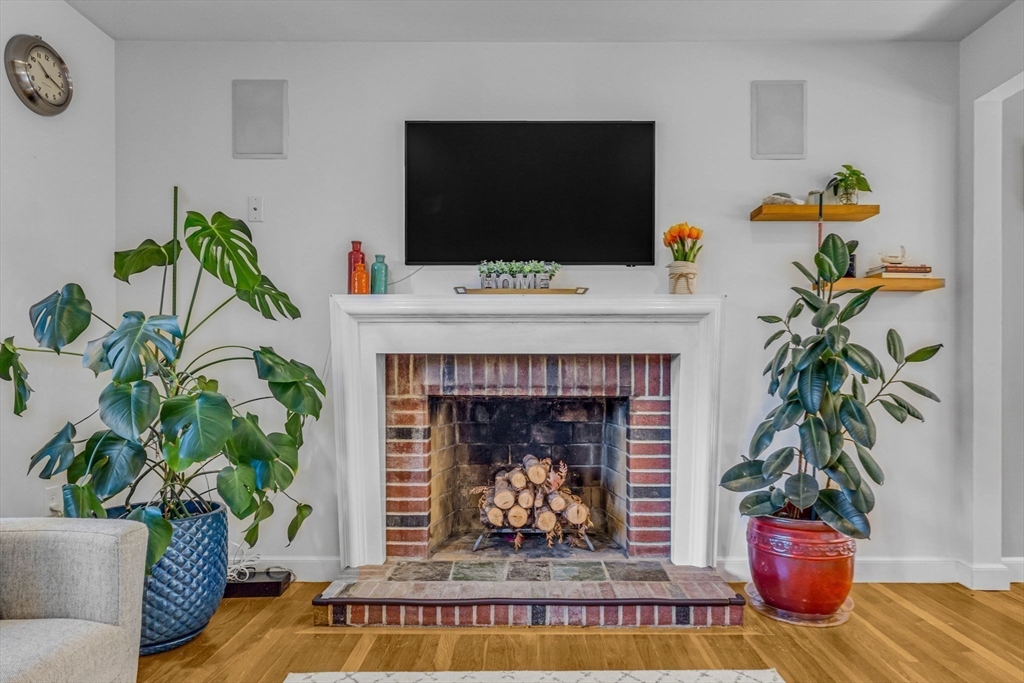 34 Cedar Hill Lane, Waltham