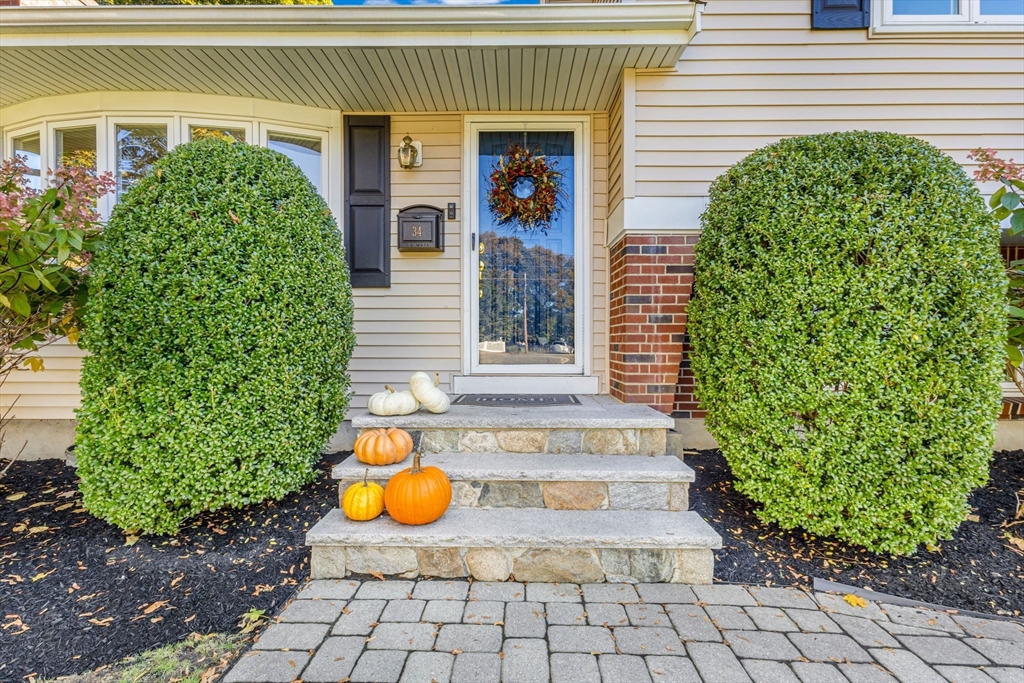 34 Cedar Hill Lane, Waltham