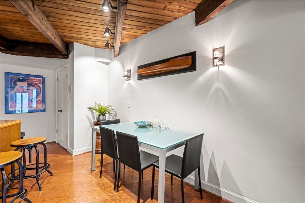 90 Wharf St # L10
