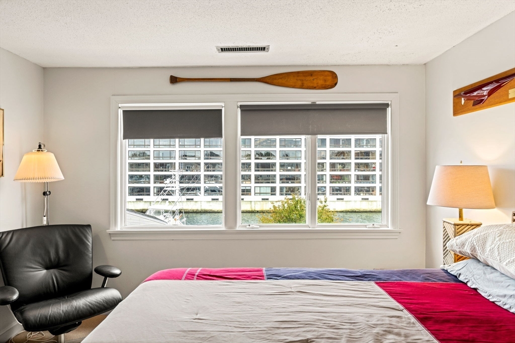 90 Wharf St # L10